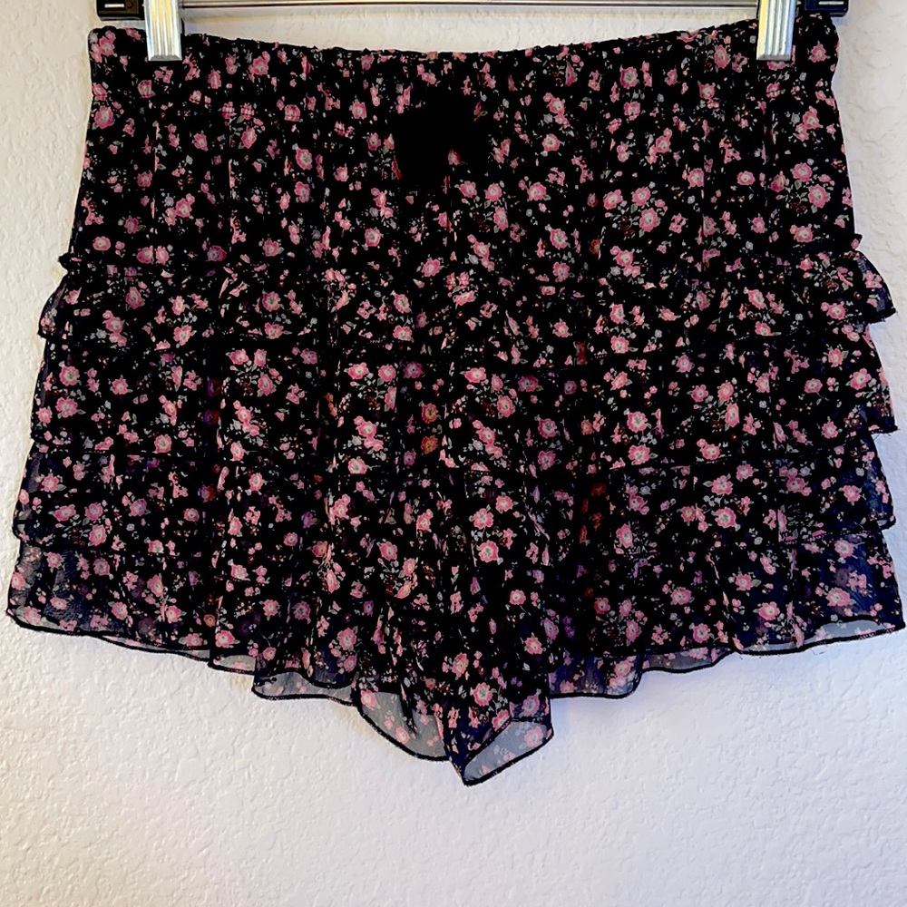 Forever 21 brand. Youth size 11/12. floral ruffled dress shorts. - Picture 1 of 4